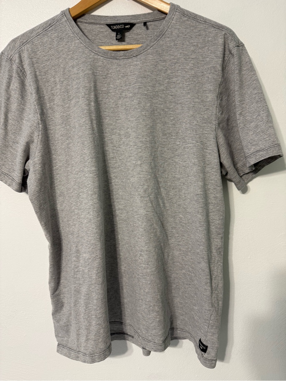 Toad&Co Men's Tempo shirt sleeve crew Grey Tencel organic cotton